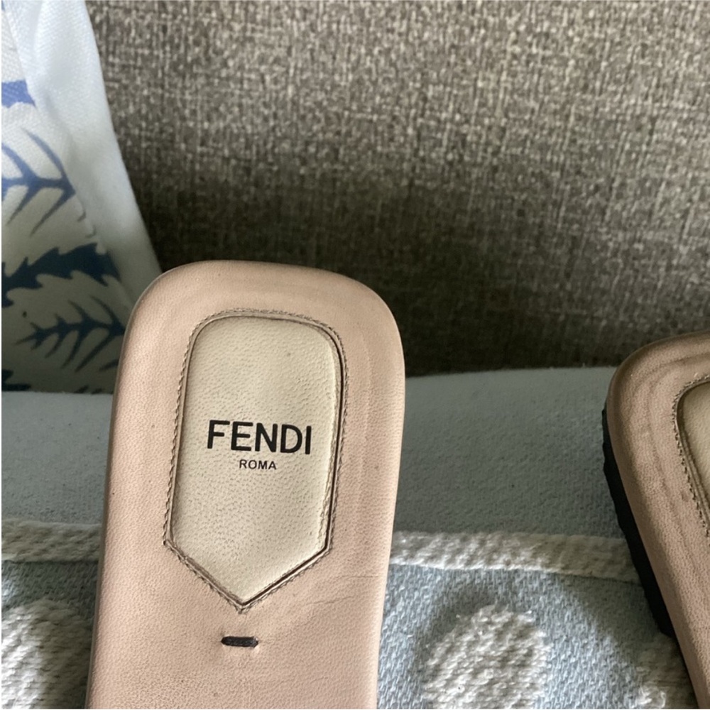 ✅Authentic FENDI FLOWERLAND  Puffy leather Sandals Size 8 1/2 Gorgeous Colors!🌺 - Picture 7 of 15